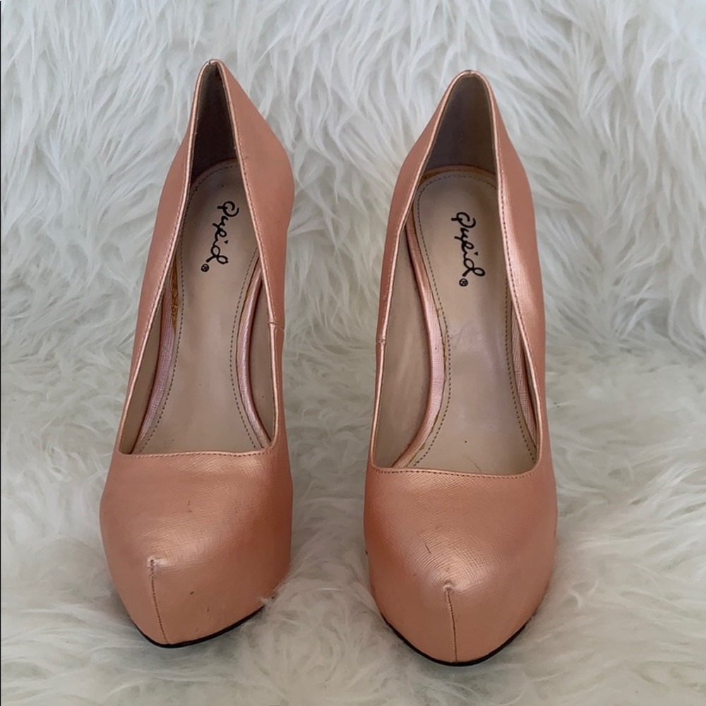 Shimmery textured baby pink heels